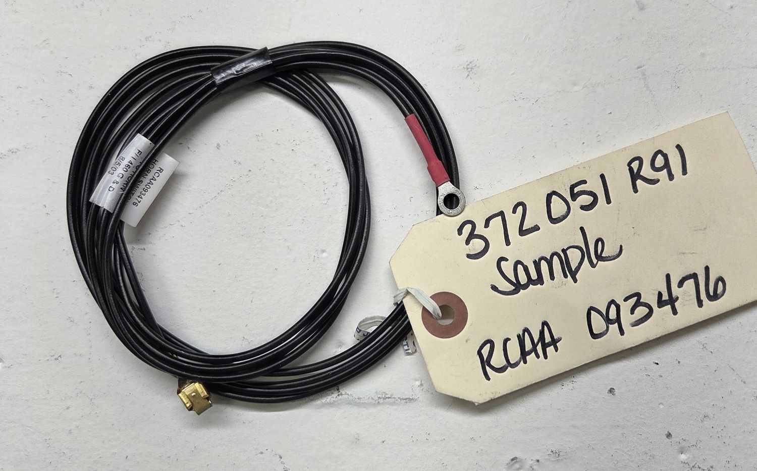 372051R91 - Cable Horn Switch to Horn 372051R91 - Cable Horn Switch to Horn