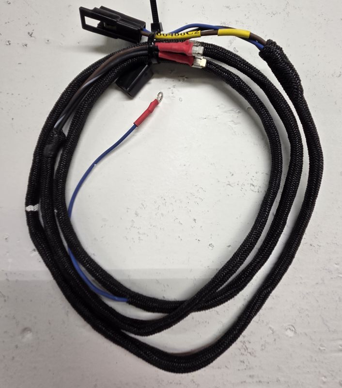 66488C2 - Fender Tractors with Stop Lights Cable (Right Hand)