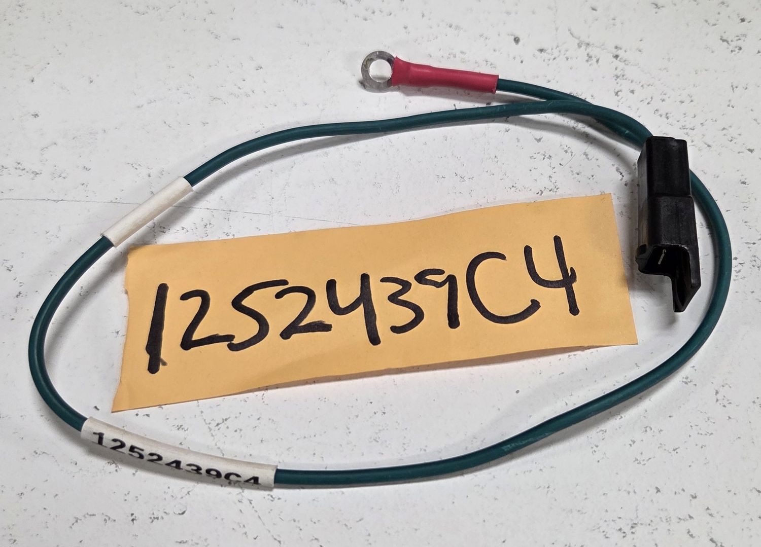 1252439C4 - Engine Harness