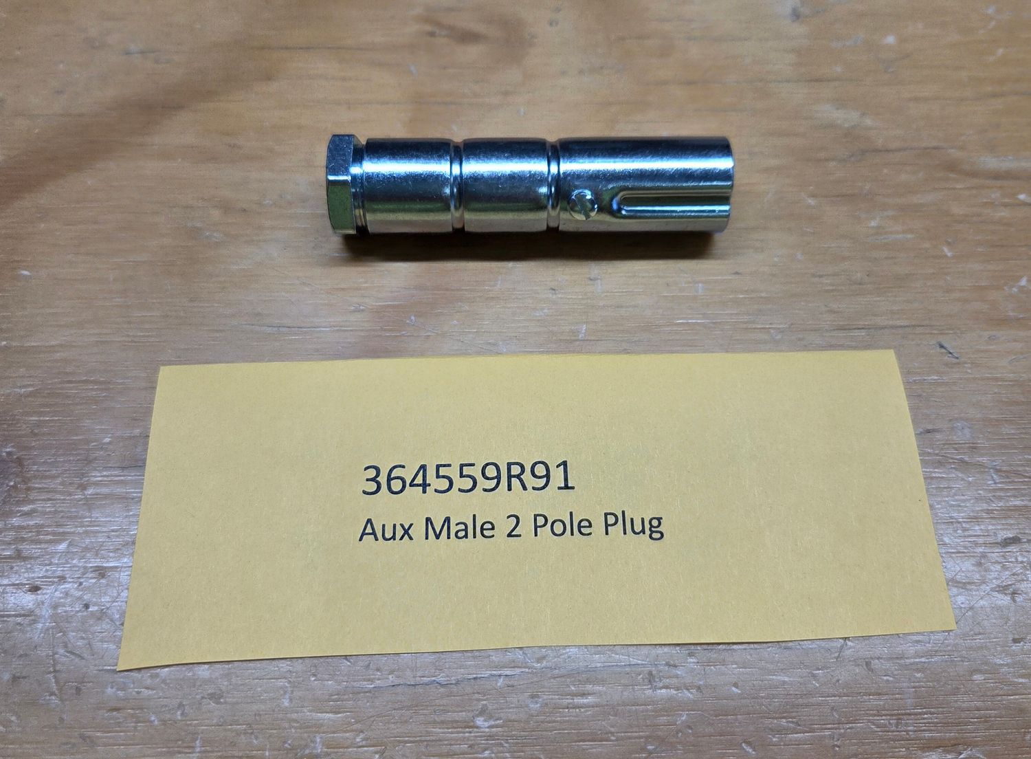 364559R91 - Aux Male 2 Pole Plug