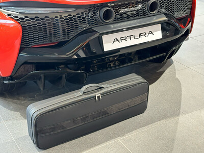 McLaren Artura (1 suitcase) - shelf