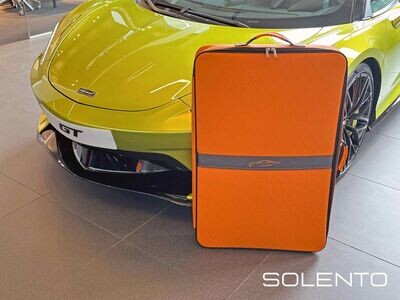 McLaren GT (rear window - large garment bag)