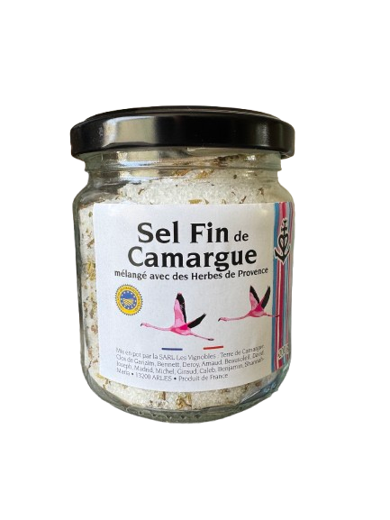 Préparation de Sel Fin de Camargue mélangé avec des Herbes de Provence Préparation de Sel Fin de Camargue mélangé avec des Herbes de Provence