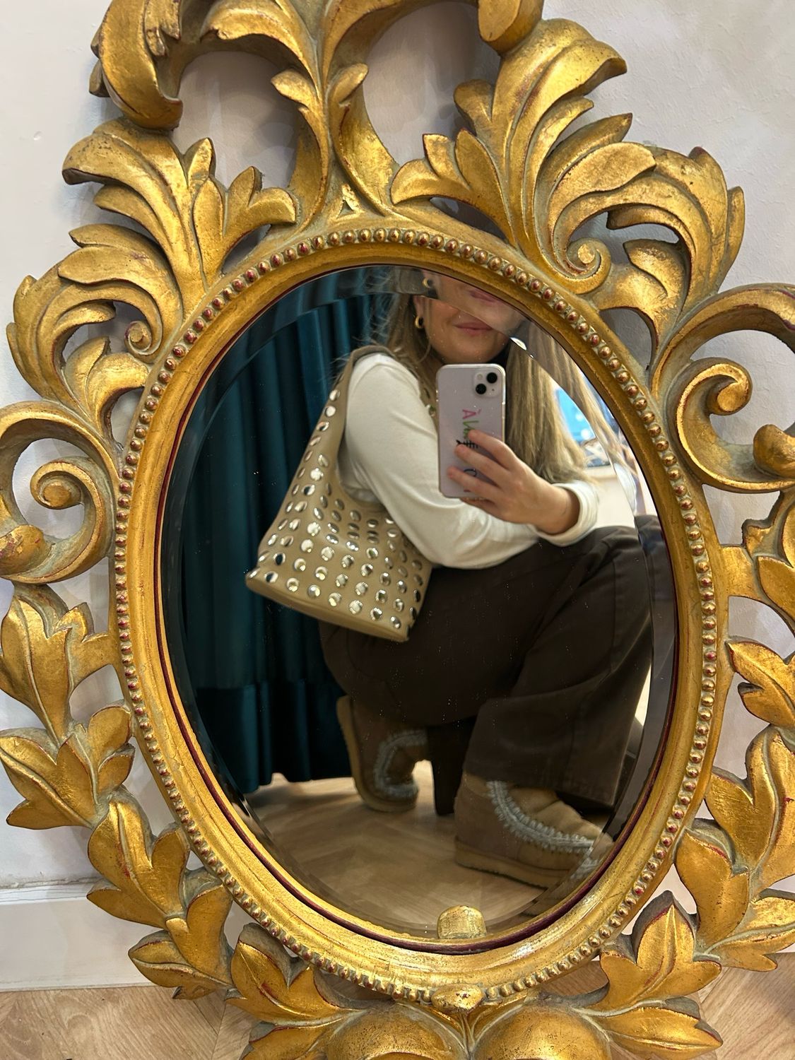 Bolso tachuelas beige