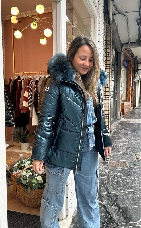 Plumífero azul metalizado