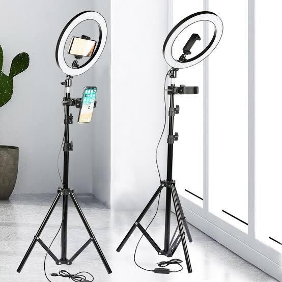 Mobile phone stand