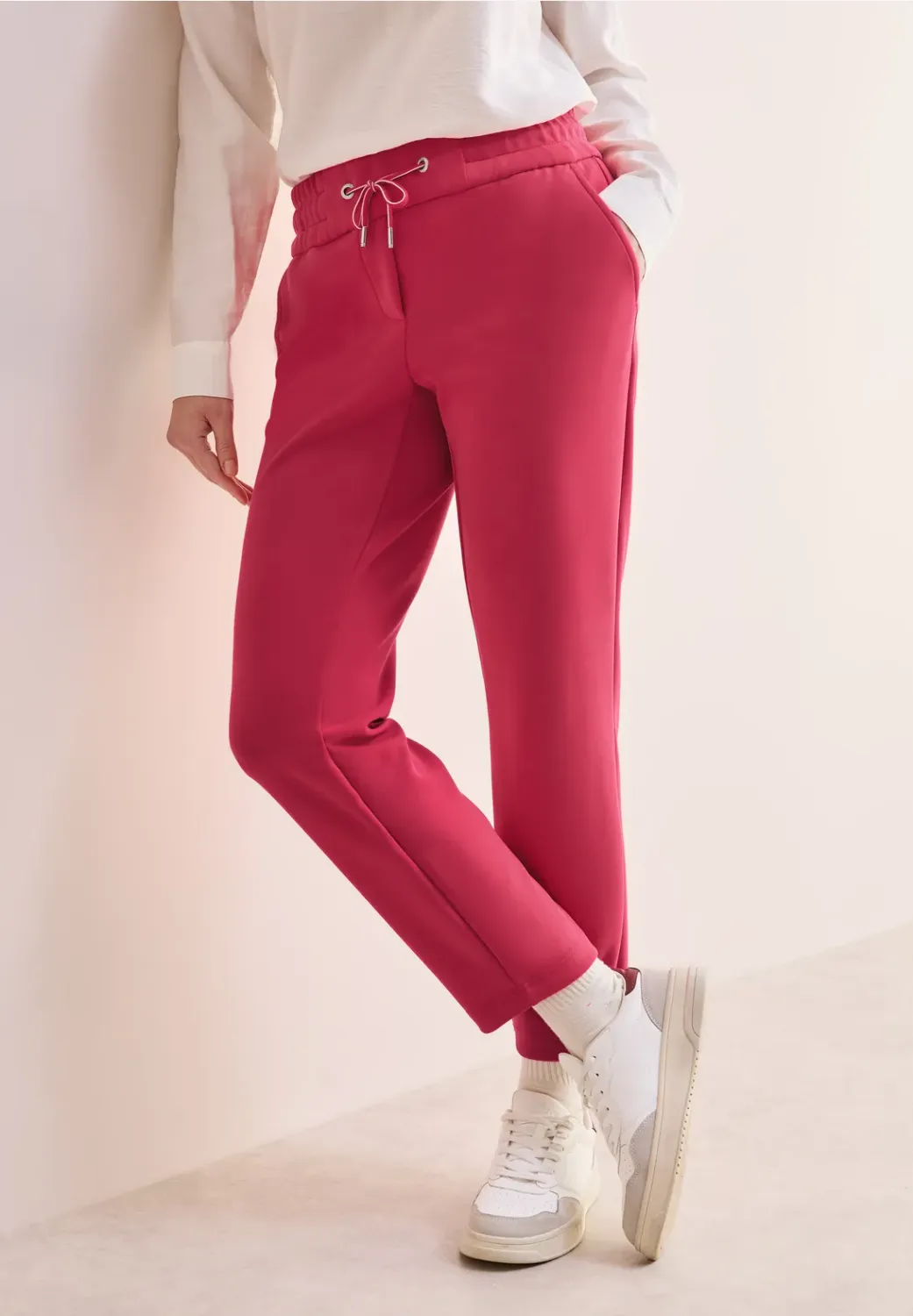 Cecil Style Tracey Modal Touch