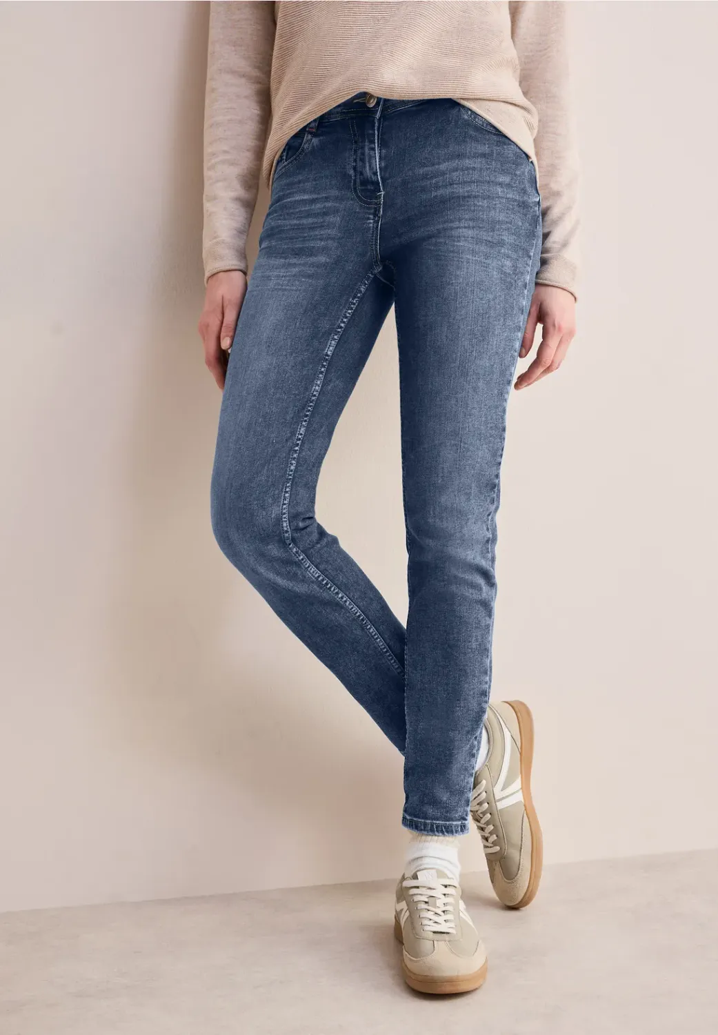 Cecil Style NOS Scarlett Mid Blue