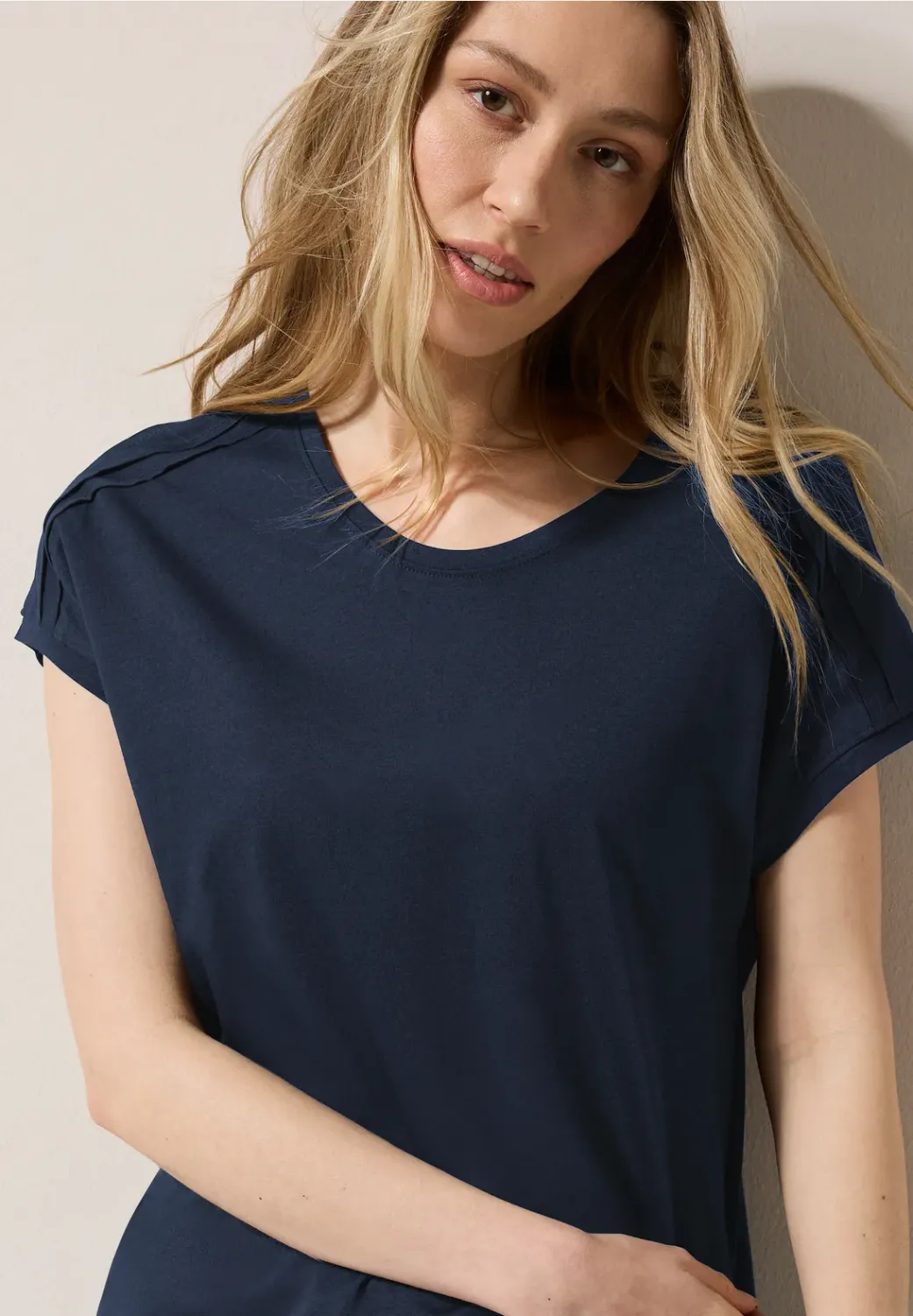 Cecil NOS Solid Deco Shoulder Shi