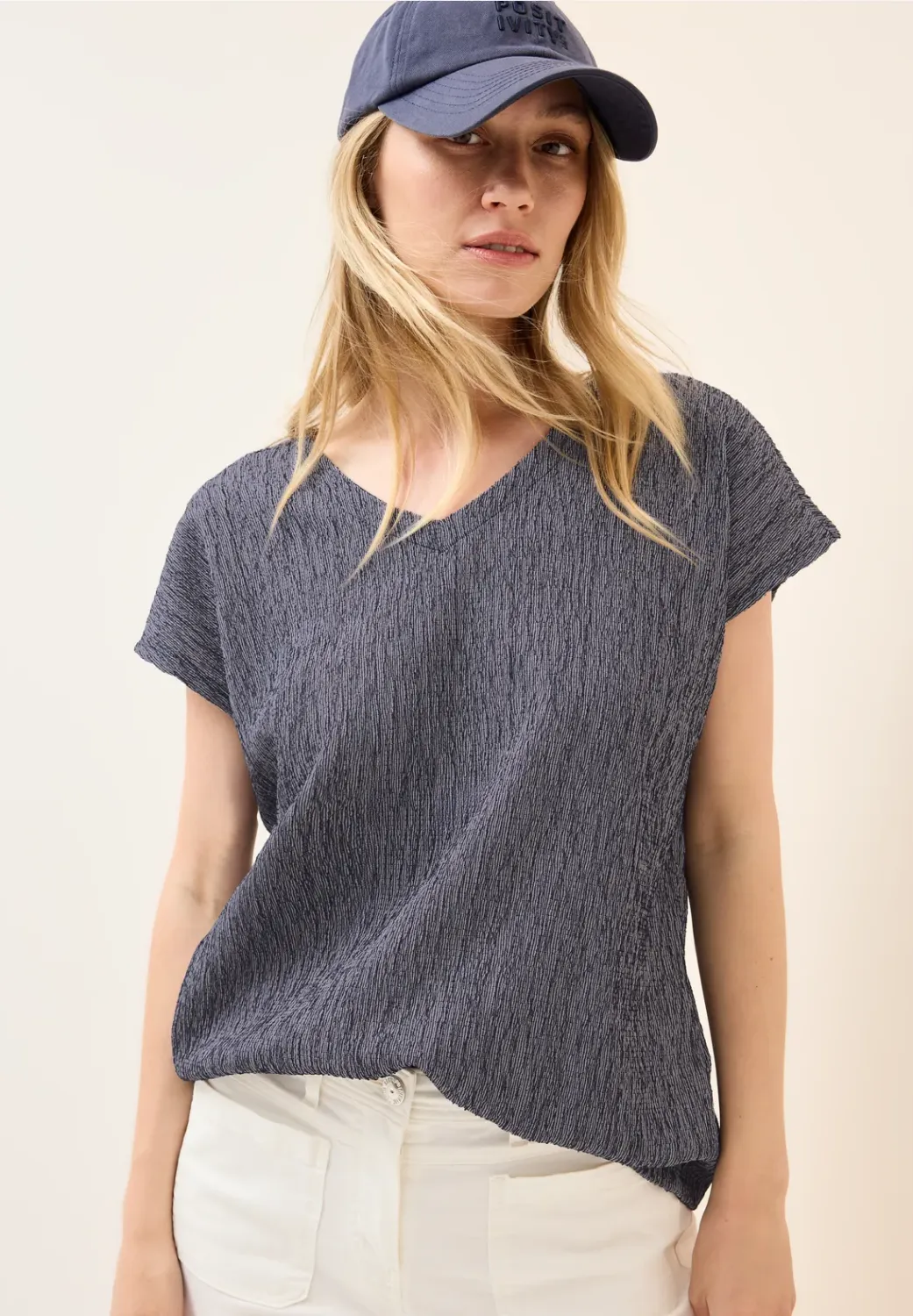 Cecil Crepe Structure V-Neck
