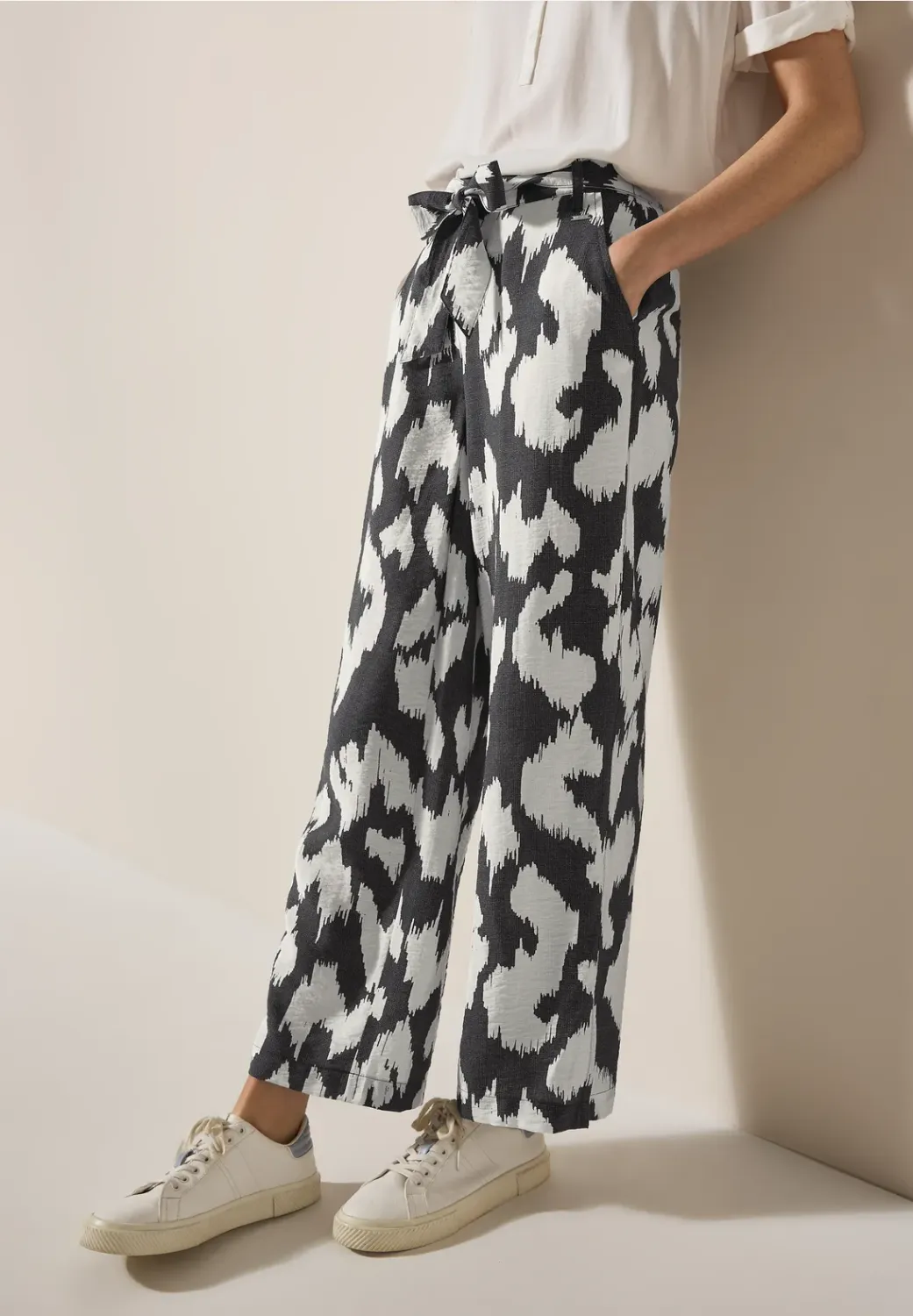 Cecil Style Neele AOP with belt d