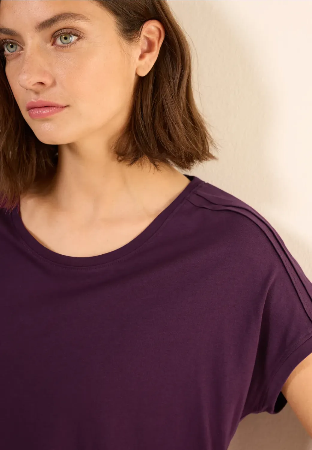 Cecil NOS Solid Deco Shoulder Shi