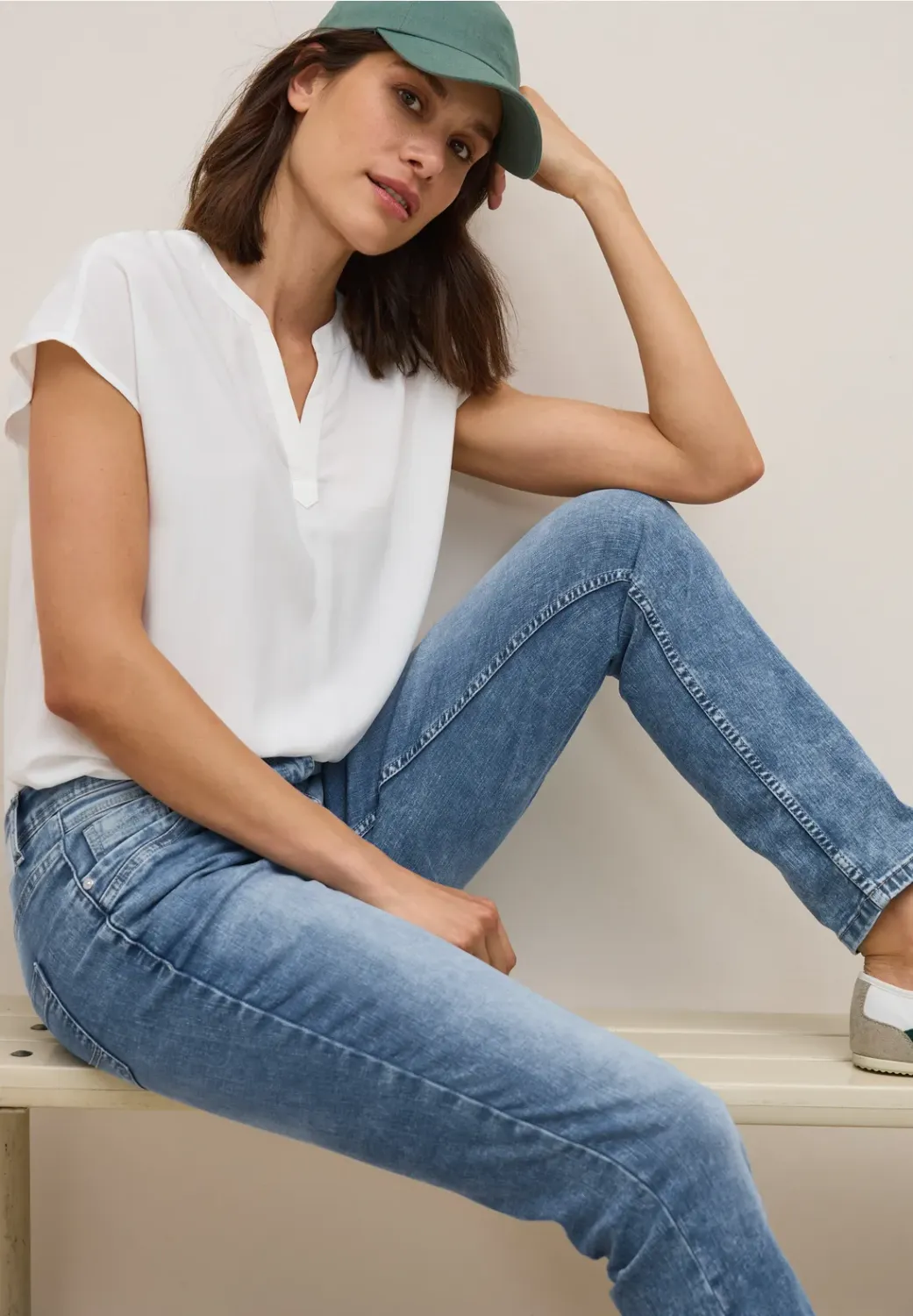 Cecil Style NOS Scarlett Light Bl