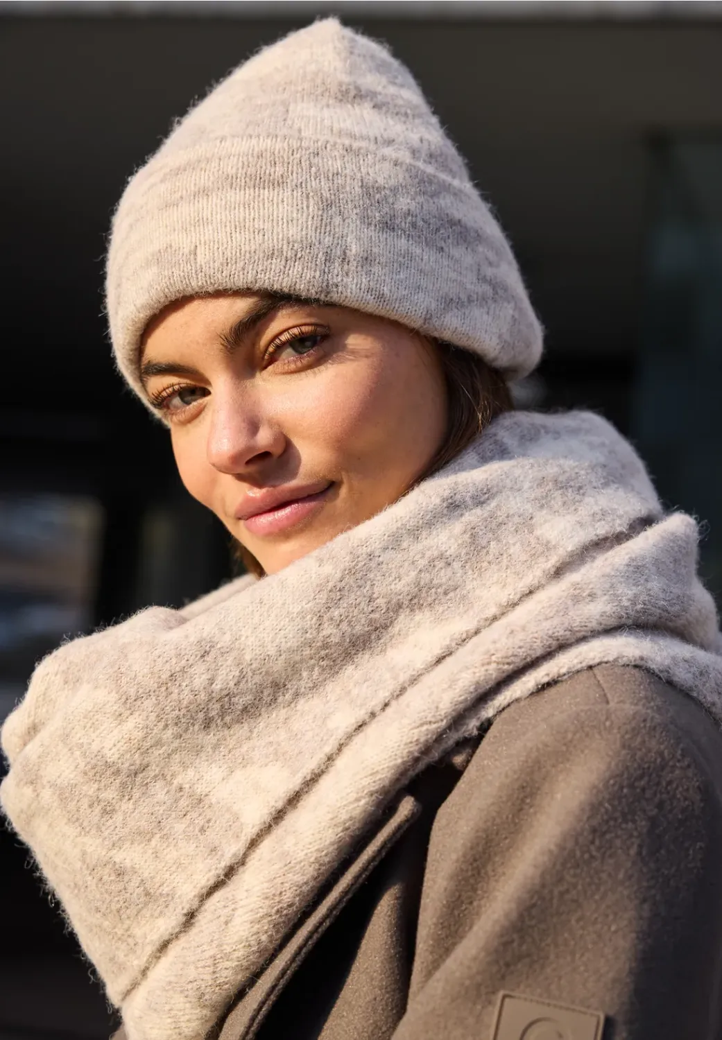 Cecil O_Zebra Knit Cap