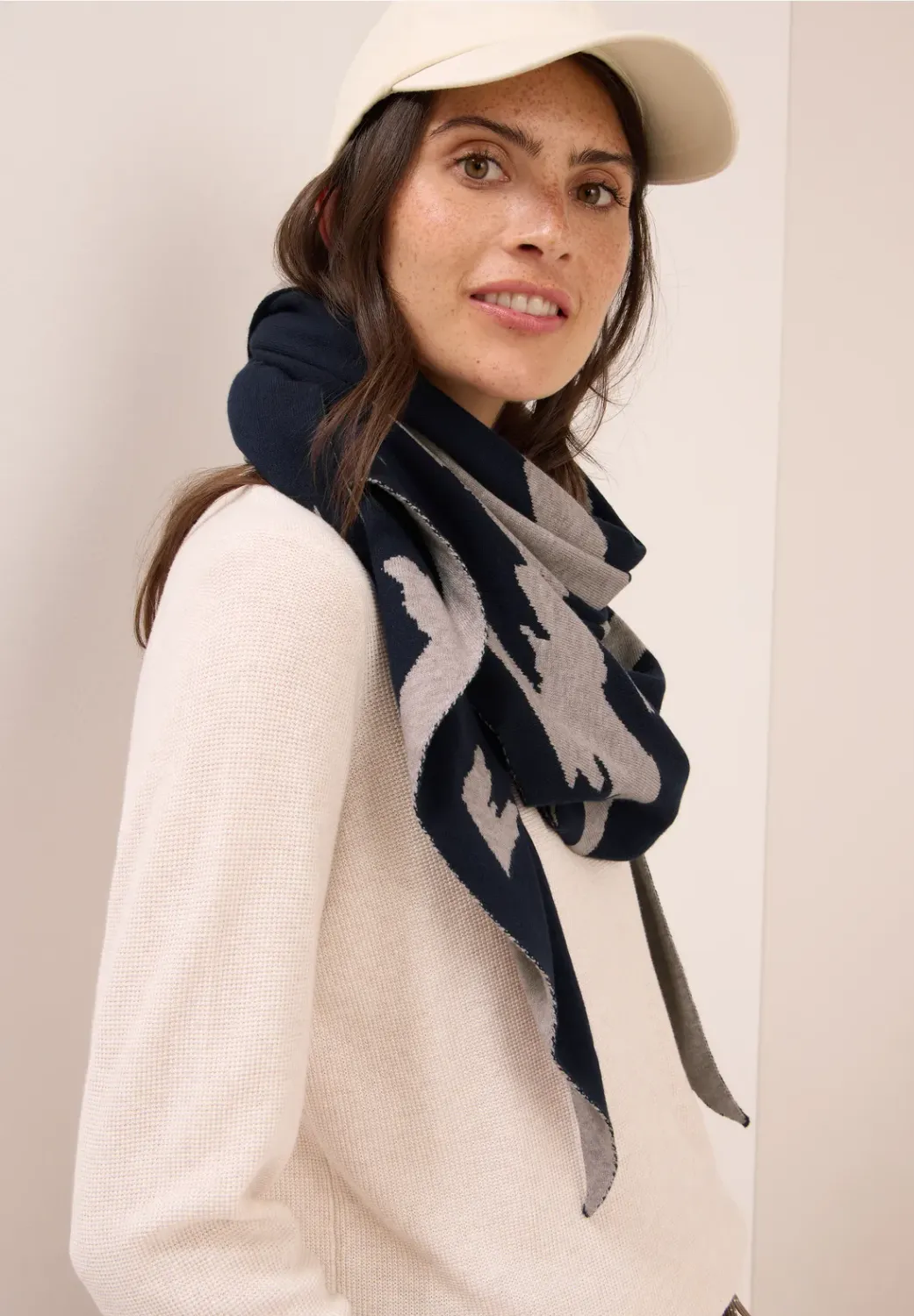 Cecil Knit Triangle Cloth