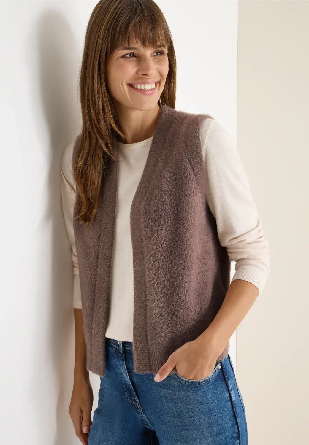 Cecil Open feather yarn vest