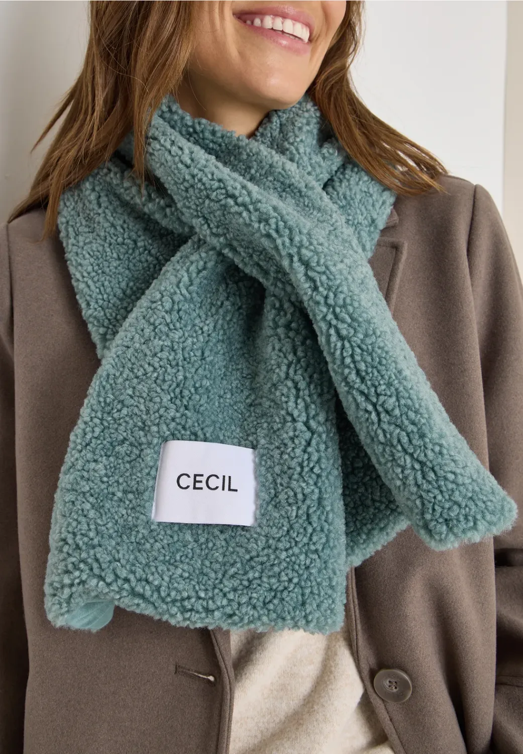 Cecil O_Teddy Scarf
