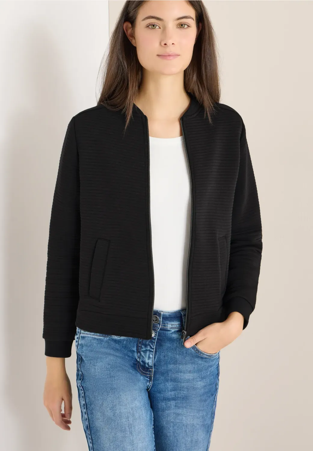 Cecil EOS_short structure jacket