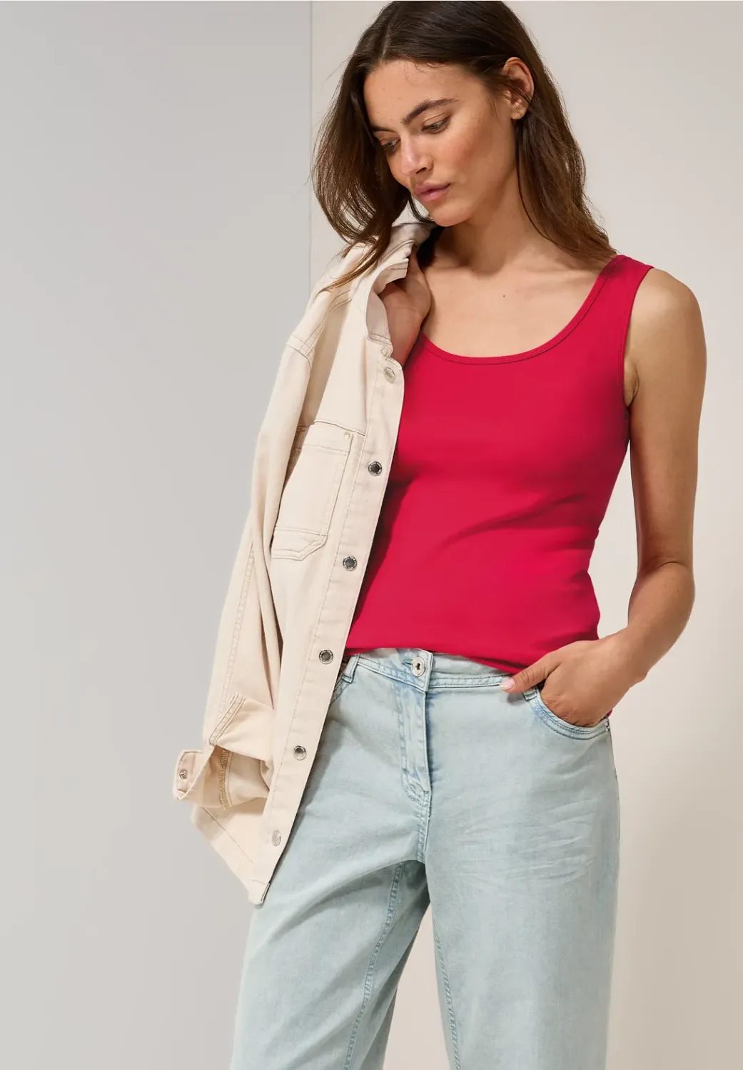 Cecil Style NOS Linda