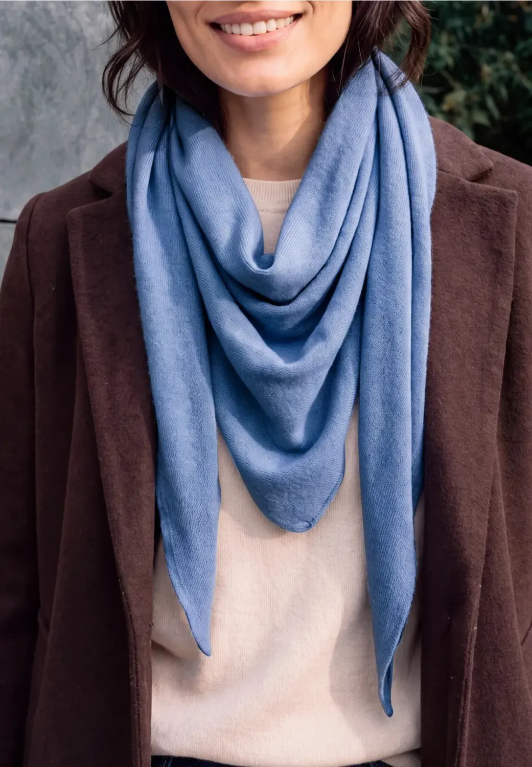 Cecil EOS_ Solid Triangle Scarf