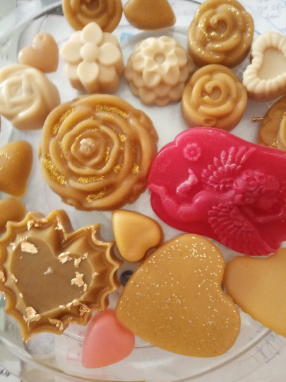 Pure beeswax rose candle