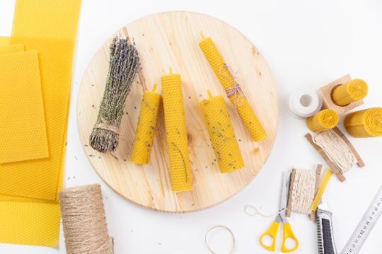 Beeswax honeycomb sheets for rolled beeswax candles, 10 x beeswax sheets 20x42cm,and 5 meters of cotton wick
