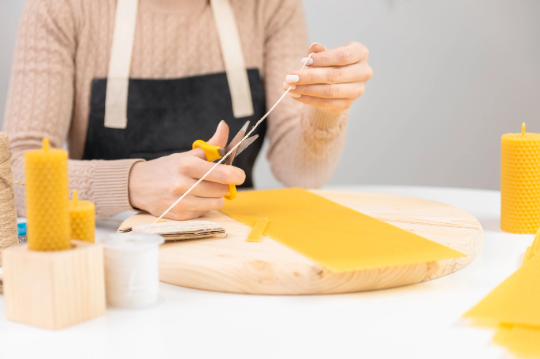 Beeswax honeycomb sheets for rolled beeswax candles, 20 x beeswax sheets 20x21cm,and 5 meters of cotton wick