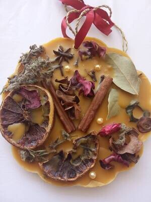 Handmade Pure Beeswax and Honeycomb candles, melts and decorative tablets-sachets