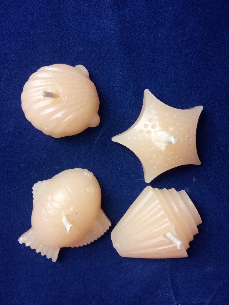 Set of 4 small candles