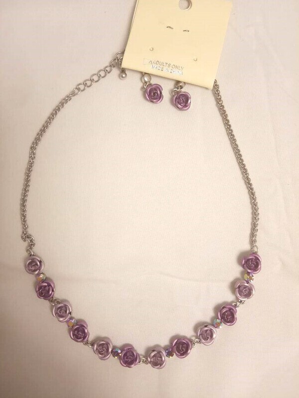 Necklace set with earrings