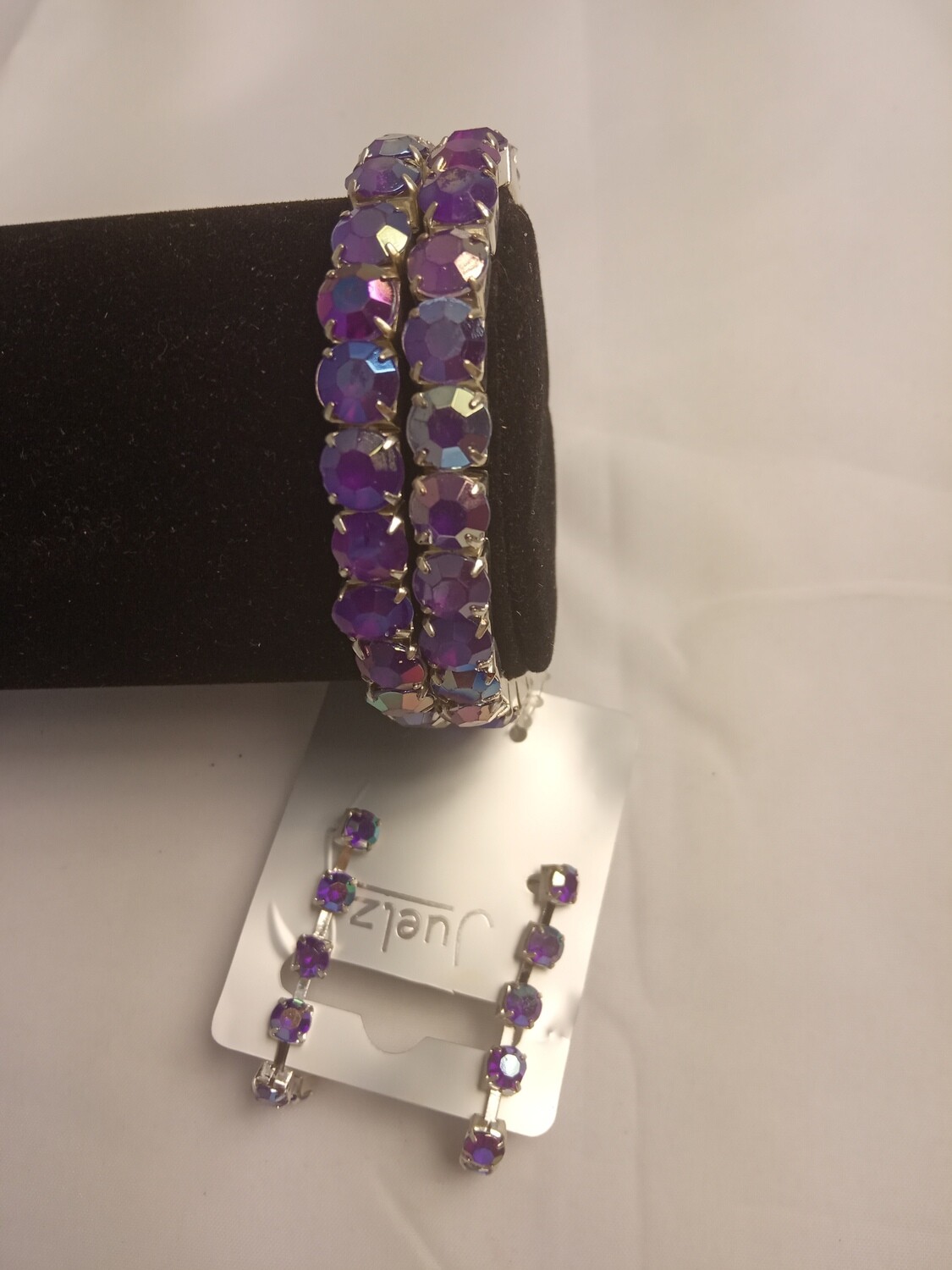 Set bracelet with earrings
