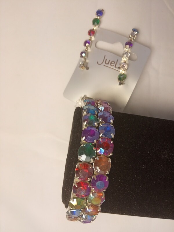 Set bracelet with earrings