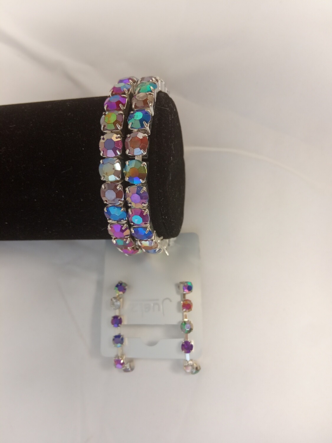 Set bracelet with earrings