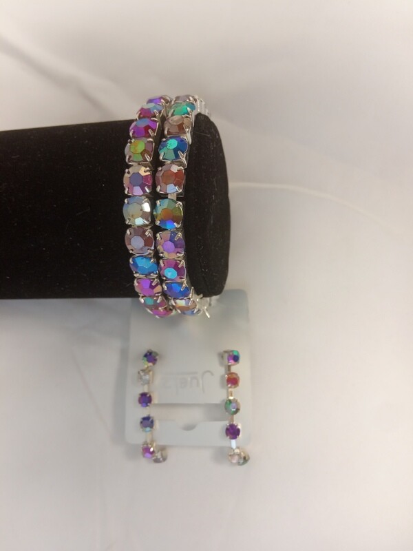 Set bracelet with earrings