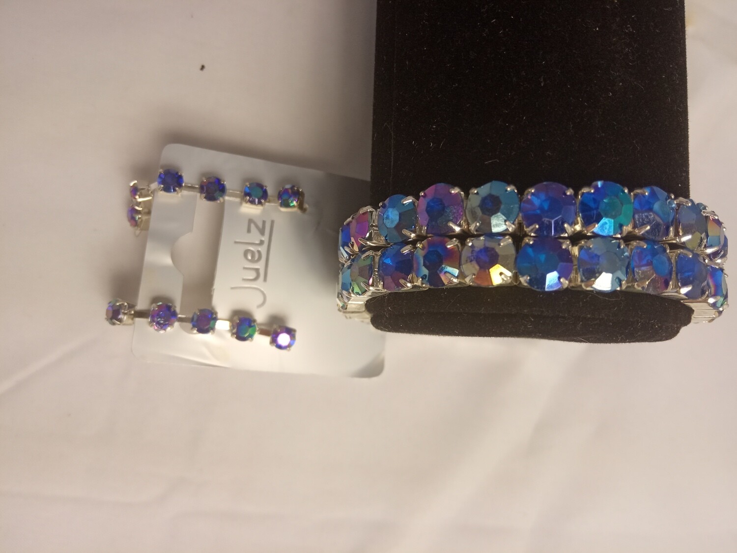 Set bracelet with earrings