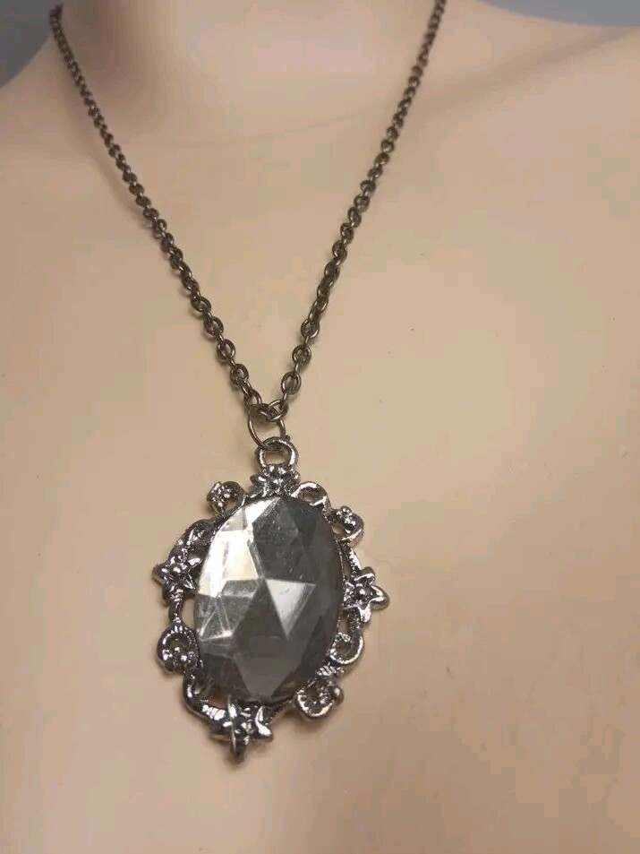 Set Necklace with earrings