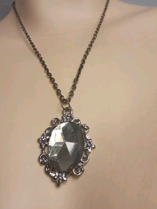 Set Necklace with earrings