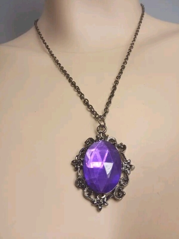 Set necklace with earrings