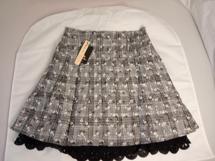 Μini skirt with embroidered velvet flounce at the bottom, length 46cm, size L