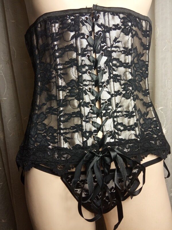 Hot lingerie set, bustier and panties, size small