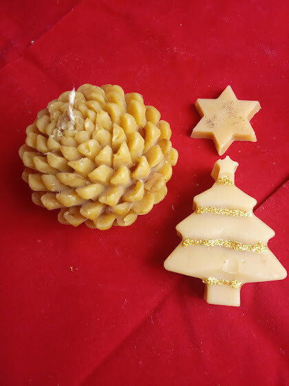 Set, beeswax candle and two beeswax melts