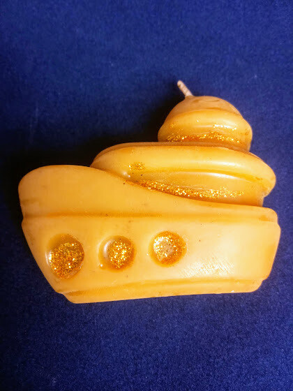 Beeswax candle