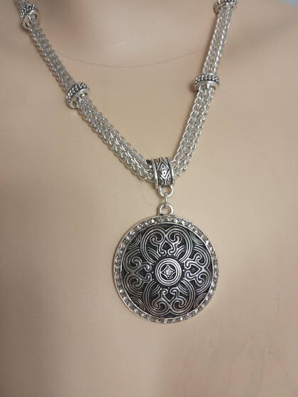 Necklace set with earrings