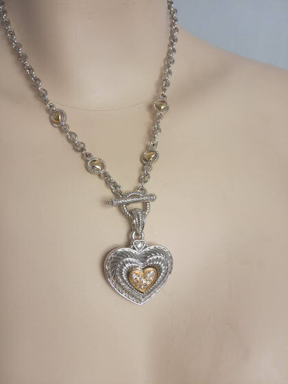 Set necklace and earrings