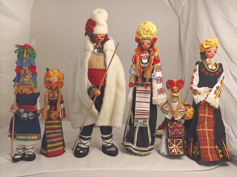Traditional bulgarian wedding, dolls in traditional costumes