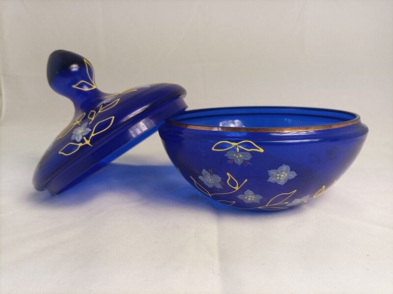 Fountain platter, vintage, 35 years old, hand painted, height 20cm, diameter 18cm, with lid