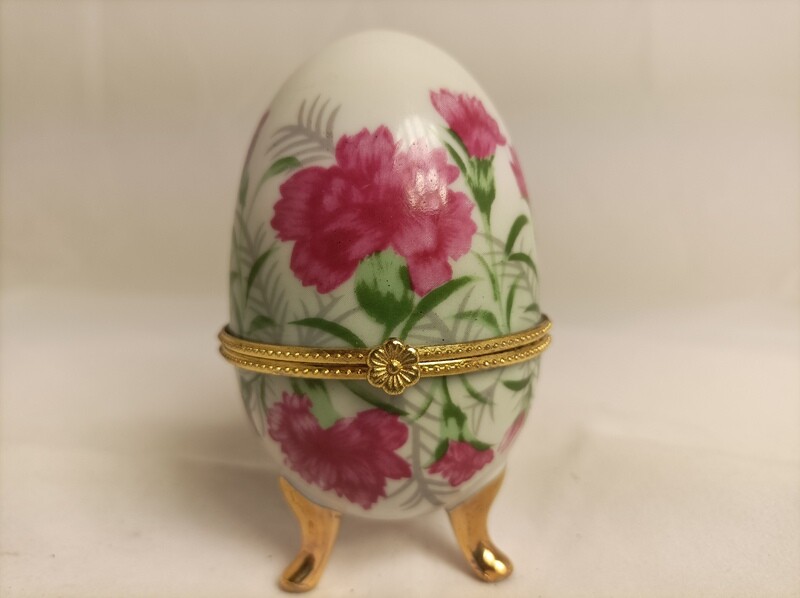 Porcelain egg