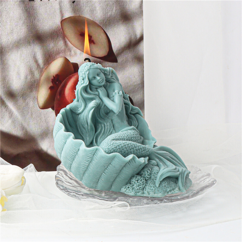 Sleeping in Shell Mermaid Candle, 11x12cm, 350gr approx.