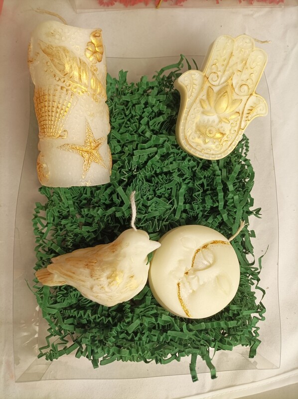 Gift box  of  4 handmade candles