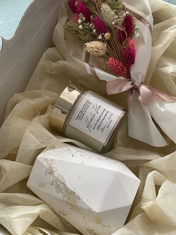 GIFT BOX FLOWERS